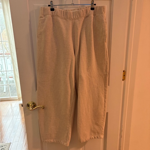 American Eagle Barrel Sweatpants - Picture 3 of 5